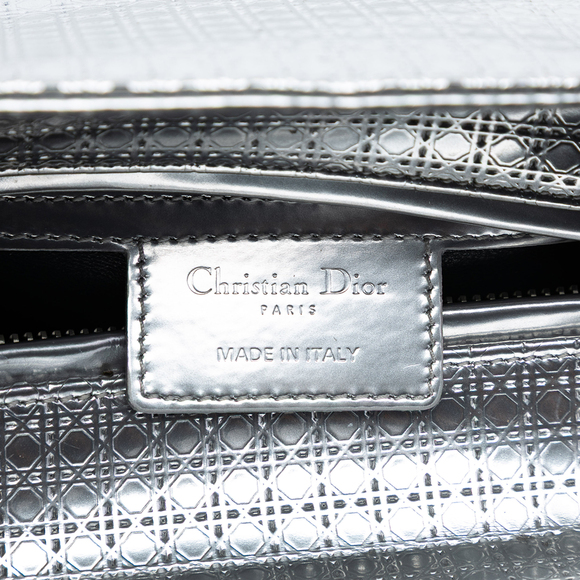 Pre-Loved Dior Medium Metallic Patent Microcannage Lady Dior - Picture 5 of 8